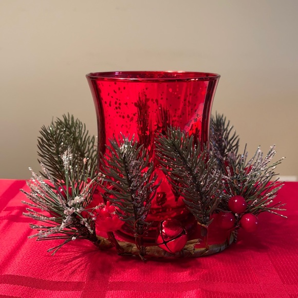 Other - Christmas candle votive and greenery centerpiece 6”